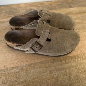 Taupe Birkenstock Bostons